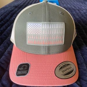 NWT Columbia Trucker Hat coral